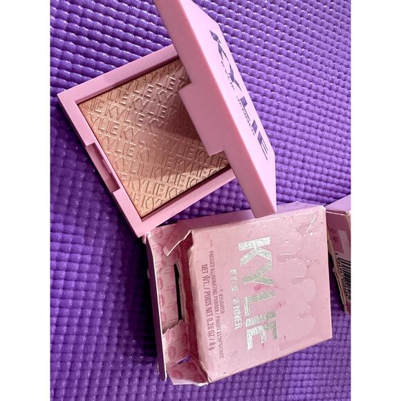Kylie Jenner Bundle 2 Kylighter Pressed Illuminating Powder & 1 Blush Powder NEW - Picture 6 of 7